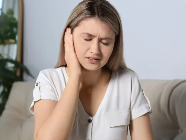 أسباب التهاب العصب الخامس