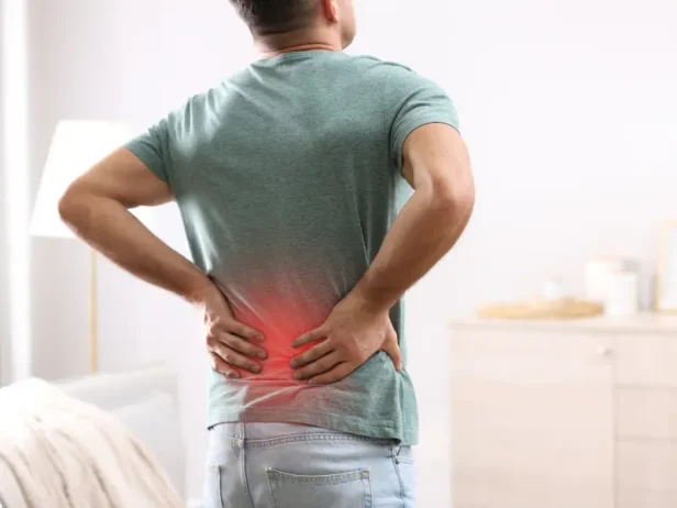  ألم في الظهر اكشف تخصص ايه 
